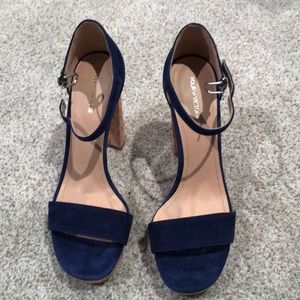 Pour la Victoire Yvette platform  sandal indigo